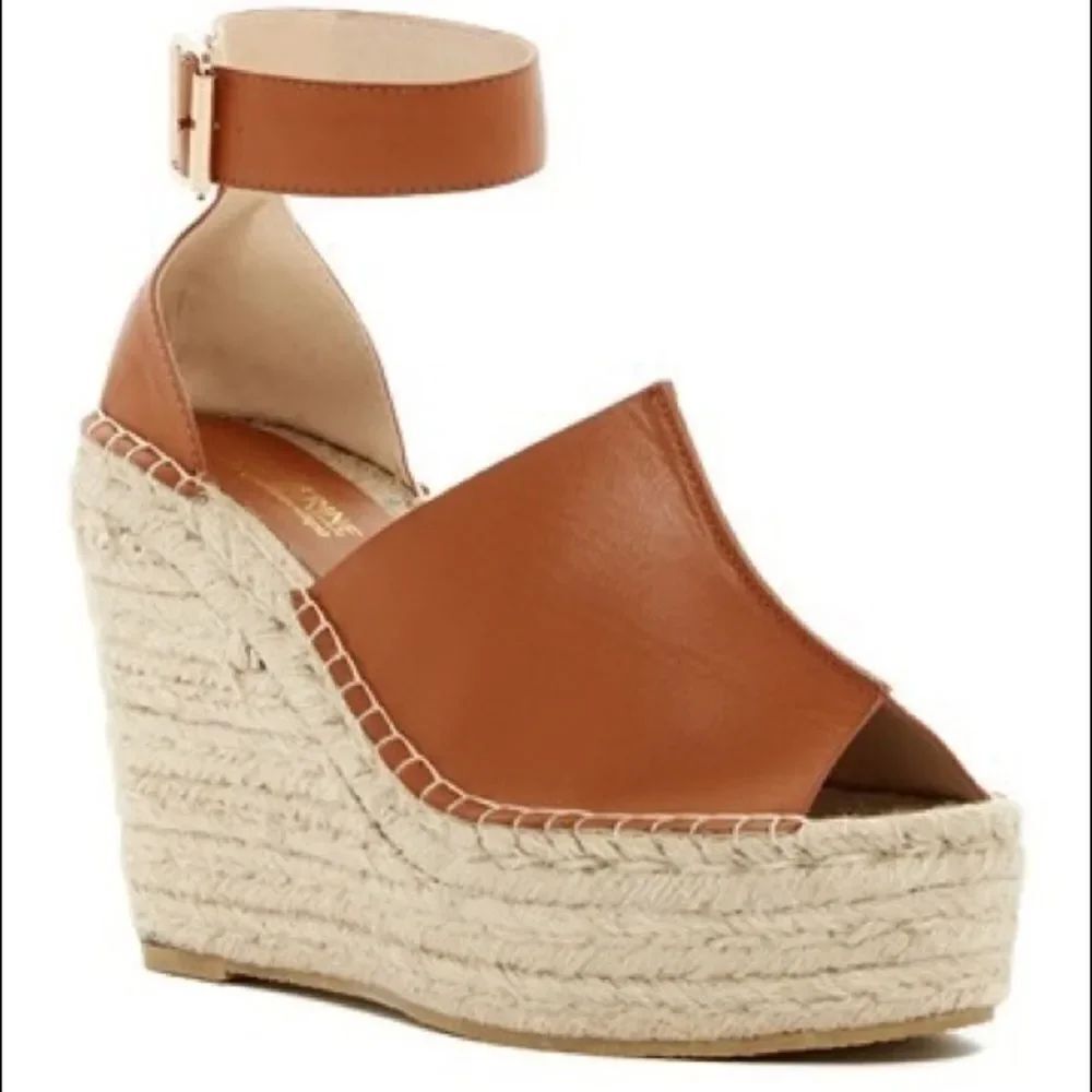 ✨HP✨Chapsy Espadrille Wedge Sandal✨